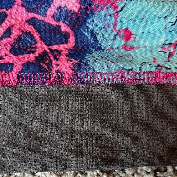 Magellan Outdoors Pro Angler Vibrant Pink and Blue Top - Picture 5 of 7